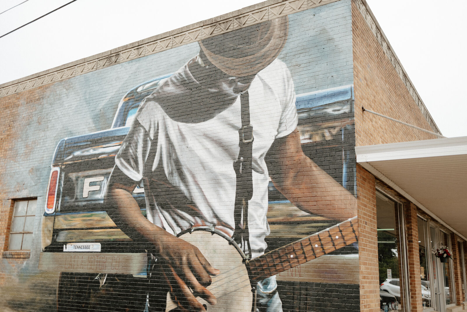 Music mural in downtown Selmer