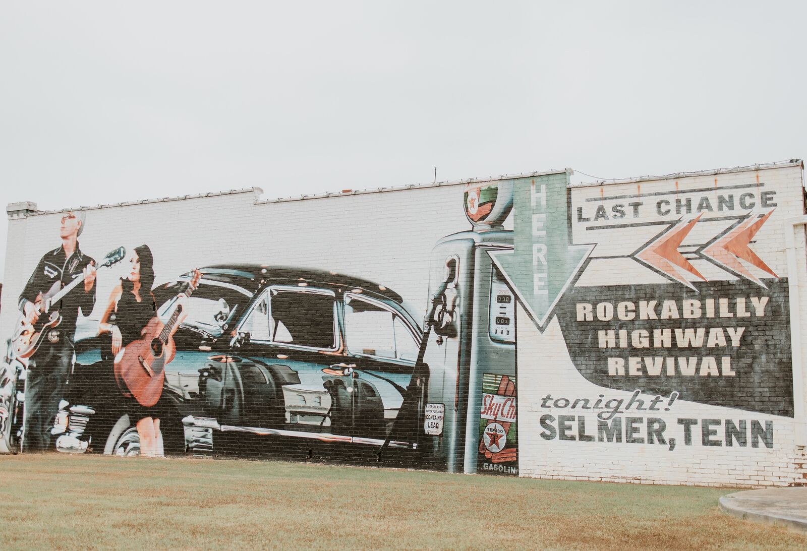 Rockabilly Highway Revival mural in Selmer
